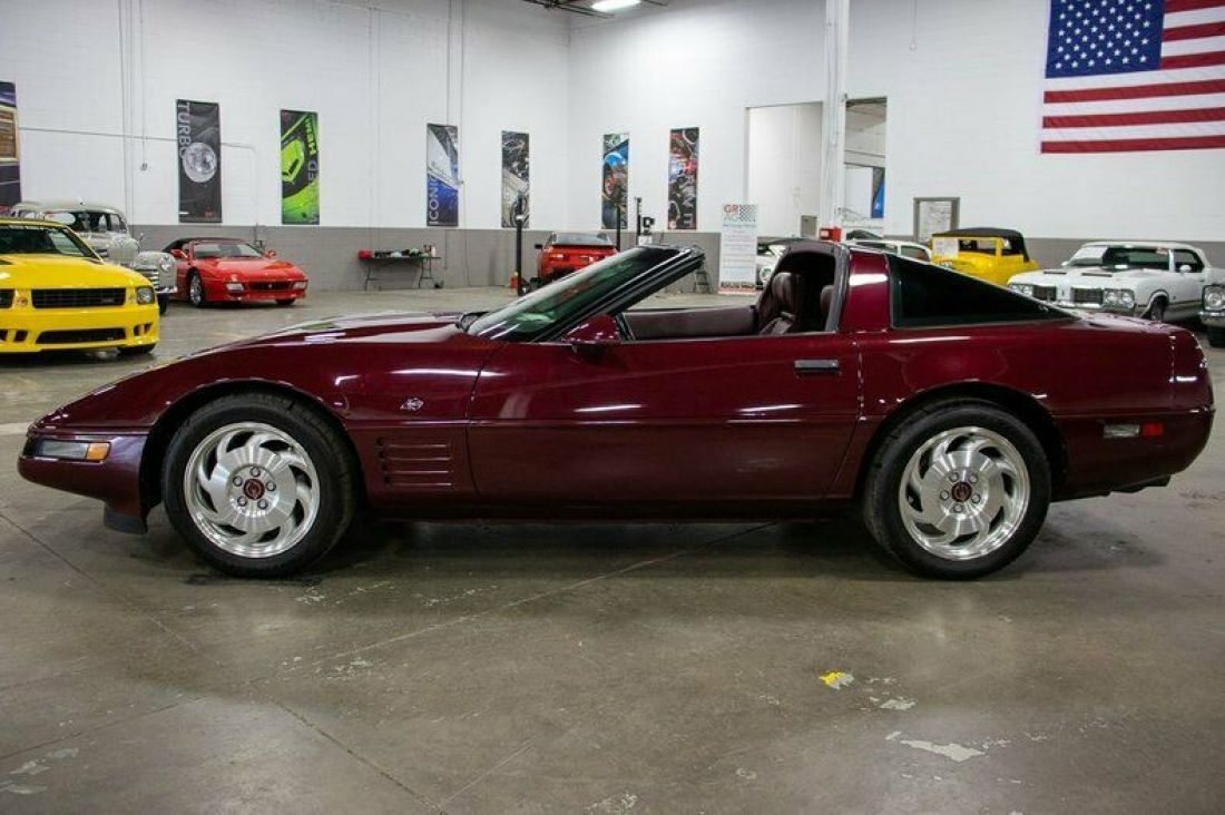 1993 Chevrolet Corvette - photo 2
