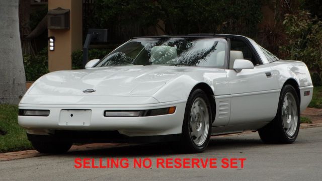 1993 CHEVROLET CORVETTE 40th ANNIVERSARY ED. 81k NICE INSIDE AN OUT NO RESERVE 1993 Chevrolet Corvette SEE FULL DESCRIPTION BELOW