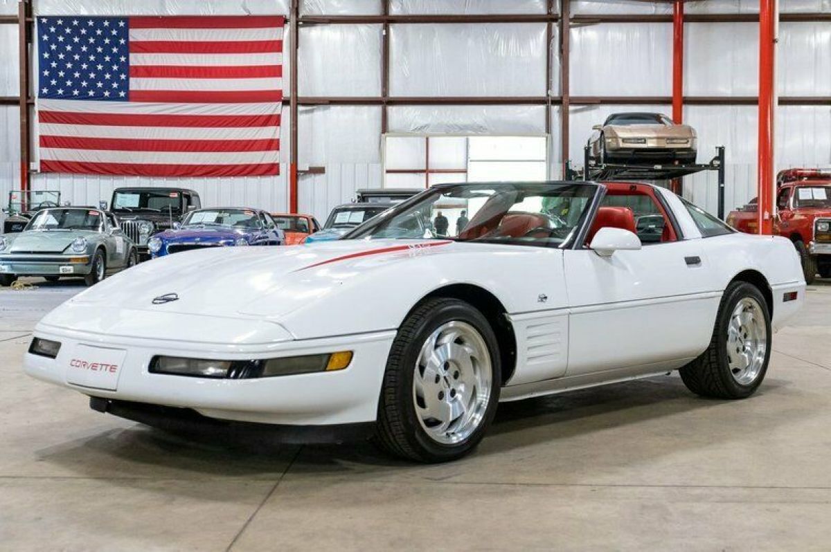 1993 Chevrolet Corvette 61821 Miles Arctic White Coupe V8 6-Speed Manual 1993 Chevrolet Corvette