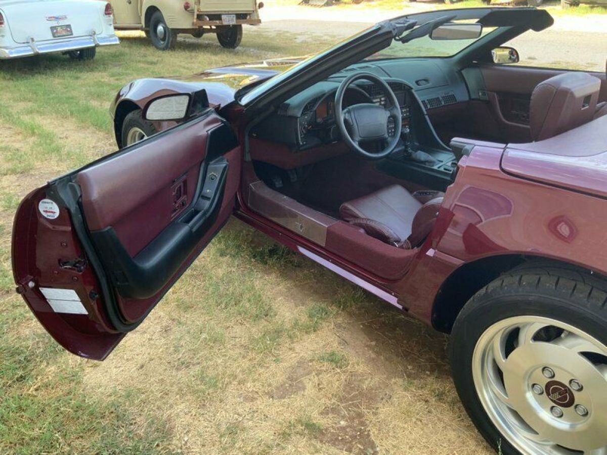 1993 Chevrolet Corvette Convertible, 1039 Miles, Pristine - photo 2