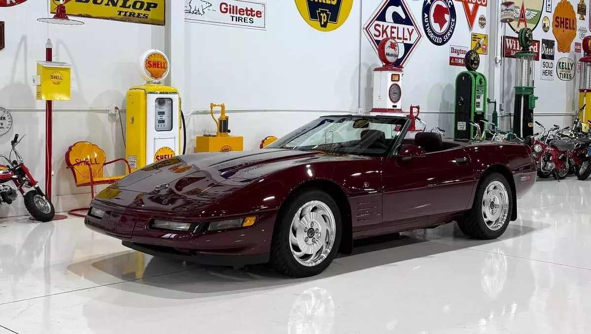 1993 Chevrolet Corvette Convertible 217 Documented Miles, 2 Tops, Pristine 1993 Chevrolet Corvette Convertible