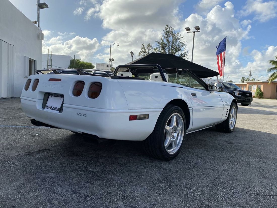 1993 Chevrolet Corvette Convertible - Clean Carfax - Automatic - photo 10