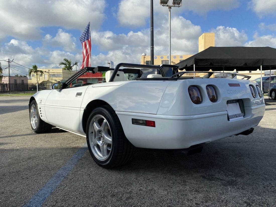 1993 Chevrolet Corvette Convertible - Clean Carfax - Automatic - photo 8