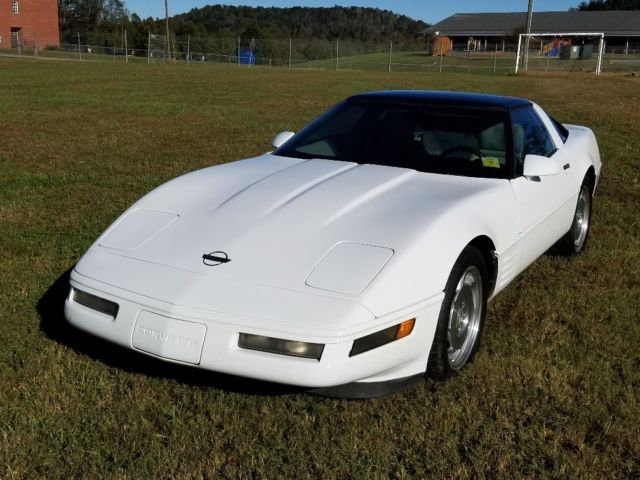 1993 Chevrolet Corvette Coupe - 40th Anniversary White 83k original miles 1993 Chevrolet Corvette Anniversary
