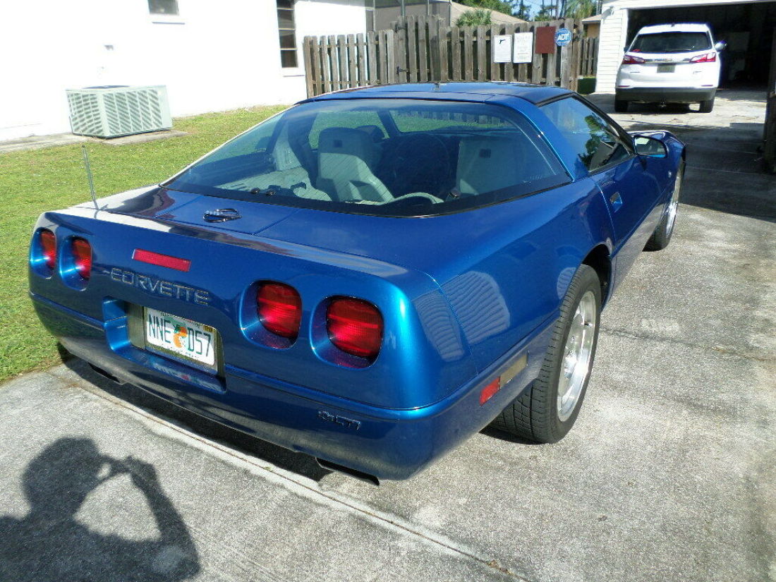 1993 Chevrolet Corvette - photo 2