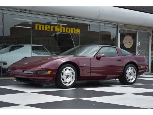 1993 Chevrolet Corvette Ruby Red 2-Door coupe 1993 Chevrolet Corvette