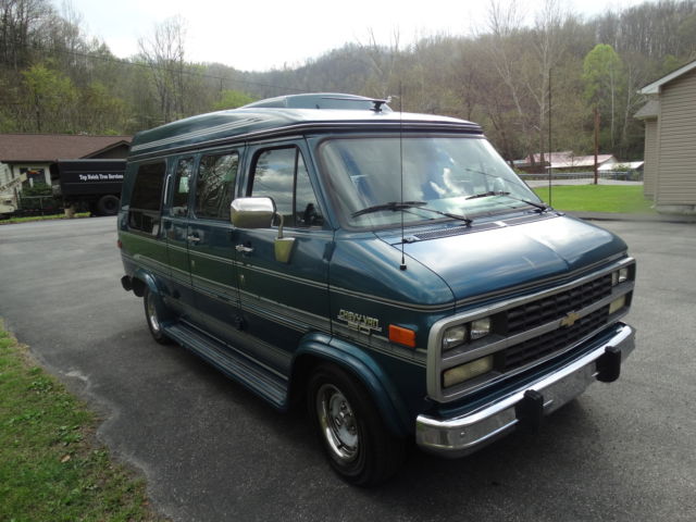 1993 Chevrolet G20 Chevy Van Extended Cargo Van 3-Door 5.7L 1993 Chevrolet G20 Van Chevy Van Extended Cargo Van 3-Door