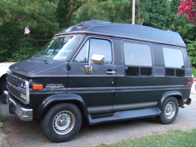 1993 Chevrolet G20 Mark III Conversion Van. Clean 4.2 liter V-6 192438 Miles 1993 Chevrolet G20 Van