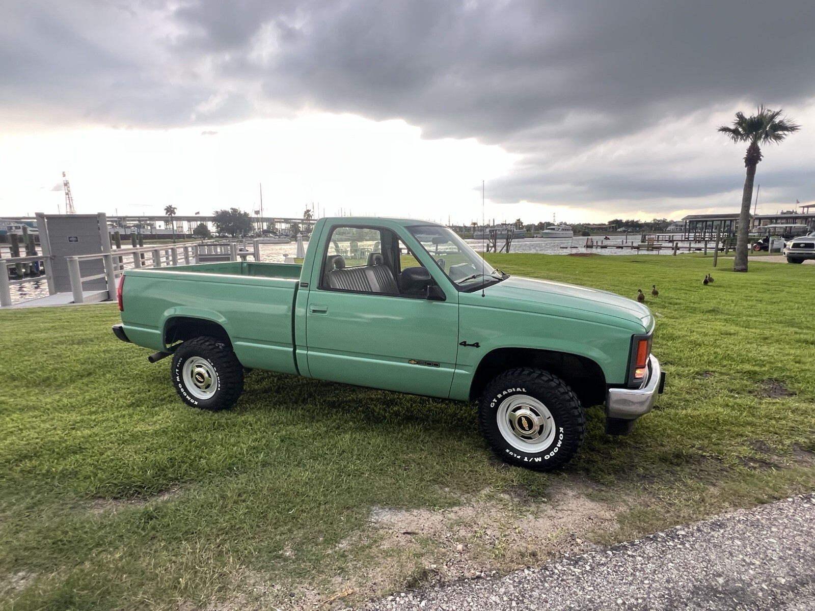 1993 Chevrolet C/K Pickup 1500 C1500 - photo 4