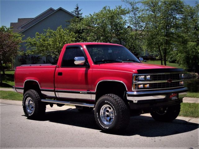 1993 Chevrolet C/K Pickup 1500 Silverado Reg. Cab, Short Box - photo 2