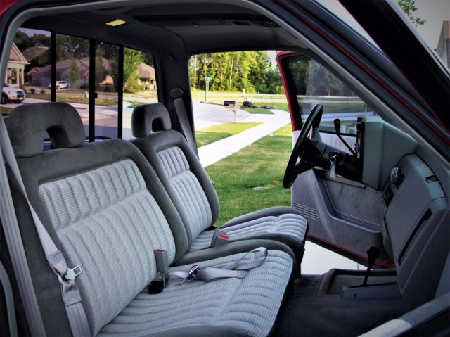 1993 Chevrolet C/K Pickup 1500 Silverado Reg. Cab, Short Box - photo 9