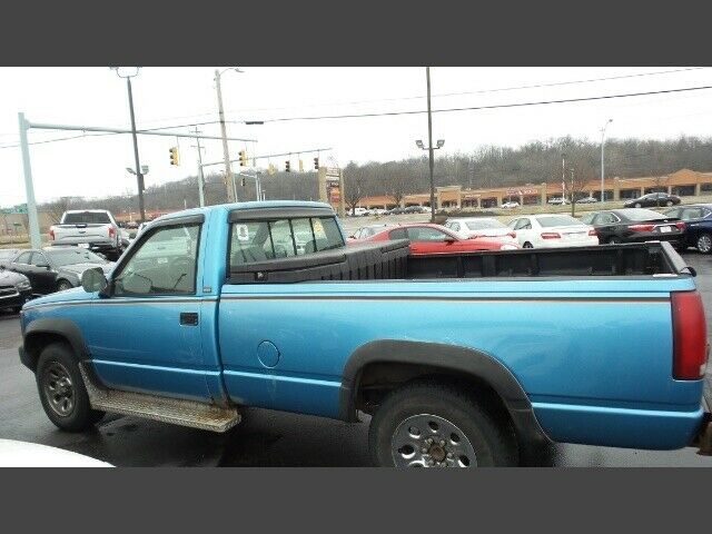 1993 Chevrolet C/K Pickup 1500 K1500 Silverado 2dr 4WD - photo 4