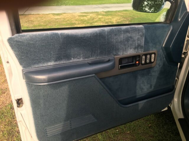 1993 Chevrolet Silverado 1500 Z71 - photo 2