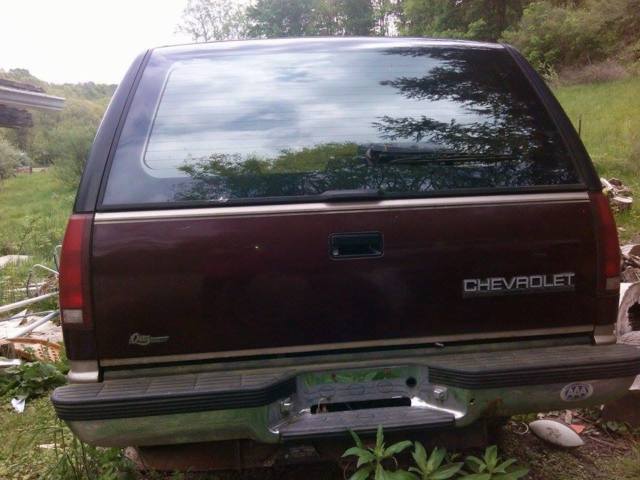 1993 Chevrolet Suburban - photo 2