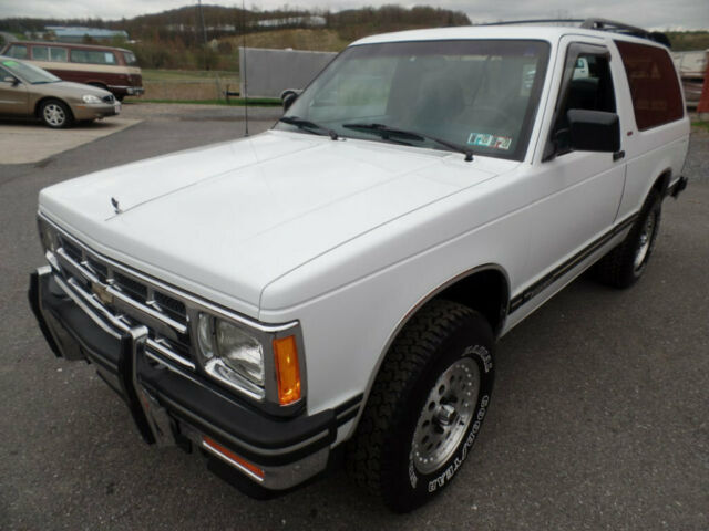 1993 Chevrolet S-10 2-door 4x4 - photo 10