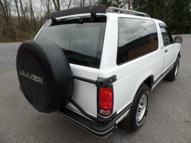 1993 Chevrolet S-10 2-door 4x4 - photo 3