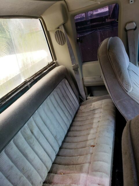 1993 Ford F-150 Chevy Silverado 3500 (Not F-150) - photo 6