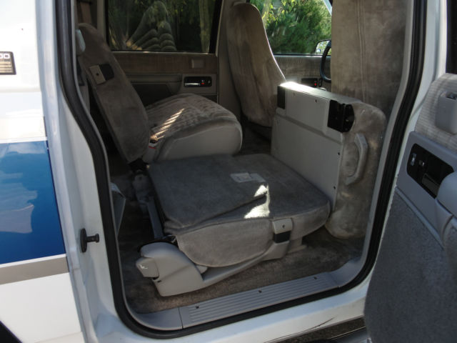 1993 Chevrolet Suburban 2500 - photo 6