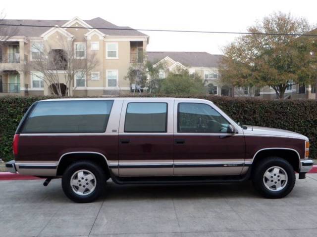 1993 Chevrolet Suburban LT LEATHER 3RD ROW 4X4 63K MILES CLEAN GARAGED WOW - photo 10