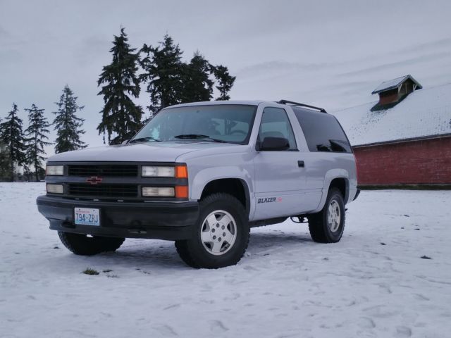 1993 Chevrolet Blazer Chevrolet 2 Door Tahoe K5 Blazer 4x4 - photo 2