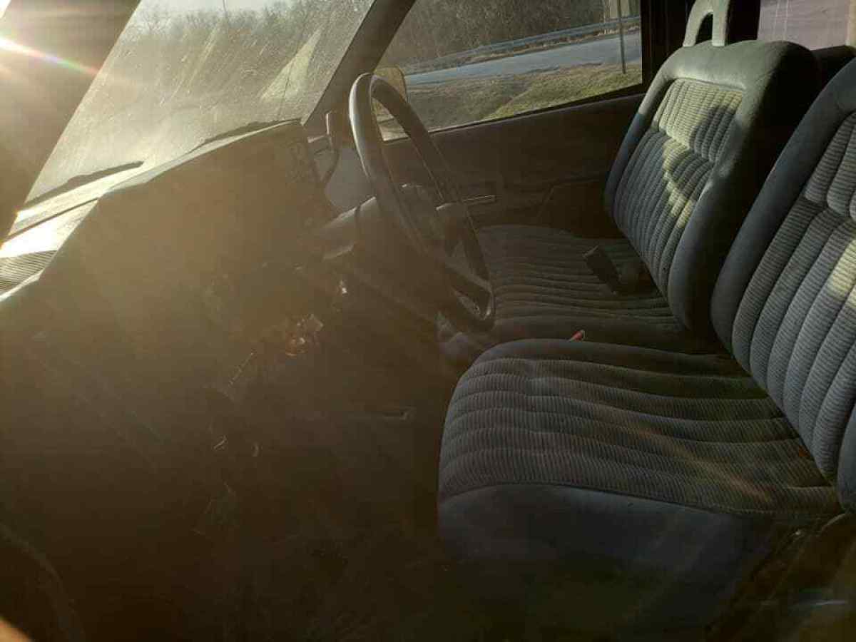 1993 Chevrolet C/K Pickup 2500 - photo 10