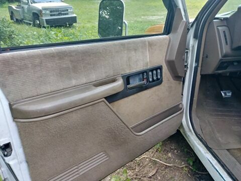 1993 Chevrolet C/K Pickup 3500 - photo 10