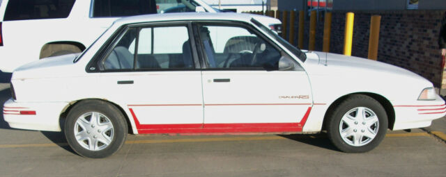 1993 Chevrolet Cavalier Red stripes - photo 2