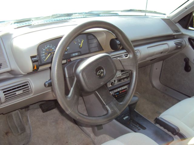 1993 Chevrolet Cavalier - photo 11