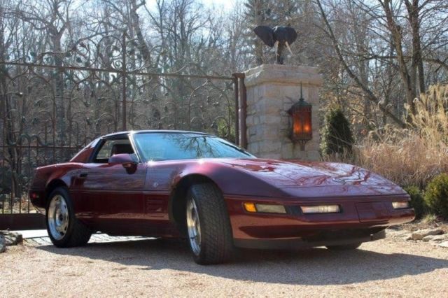 1993 Chevy Corvette Convertible 40th Anniversary Edition 1,691 ONE OWNER MILES!! 1993 Chevrolet Corvette Chevrolet