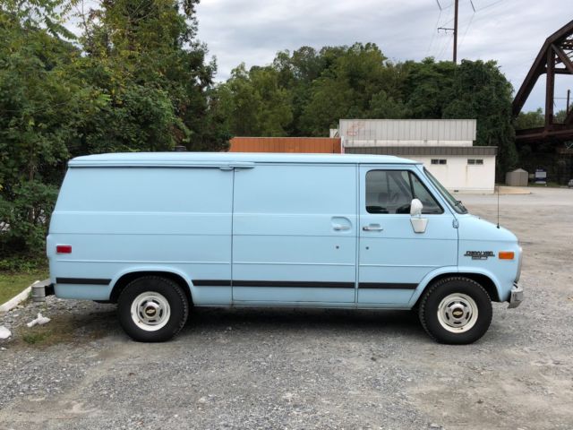 1993 Chevrolet G20 Van - photo 2