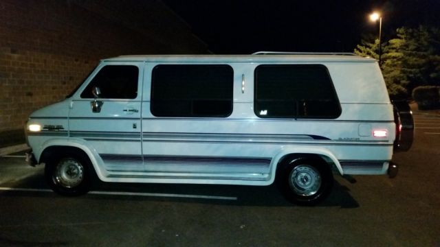 1993 Chevrolet G20 Van Gladiator Conversion Custom Van - photo 2