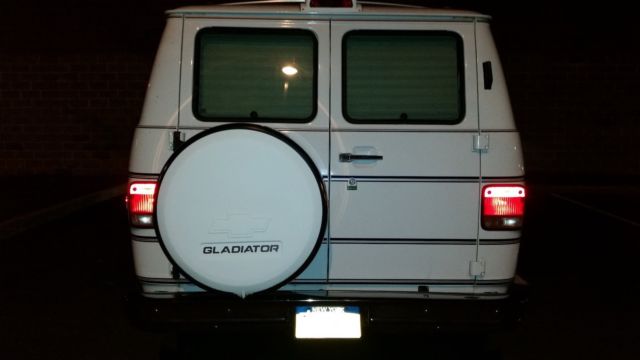 1993 Chevrolet G20 Van Gladiator Conversion Custom Van - photo 5