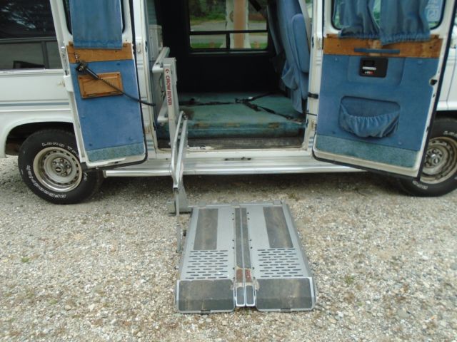 1993 Chevrolet G20 Van WHEEL CHAIR LIFT - photo 13