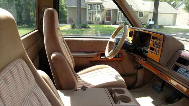 1993 Chevrolet C/K Pickup 1500 Custom - photo 6