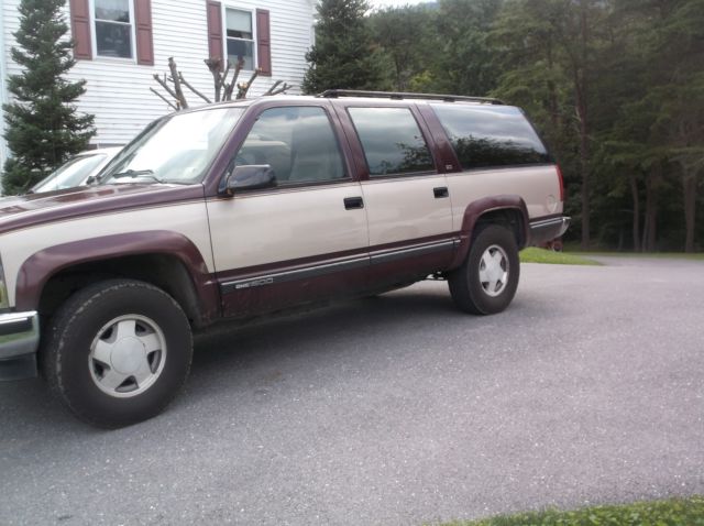 1993 Chevrolet Suburban - photo 2