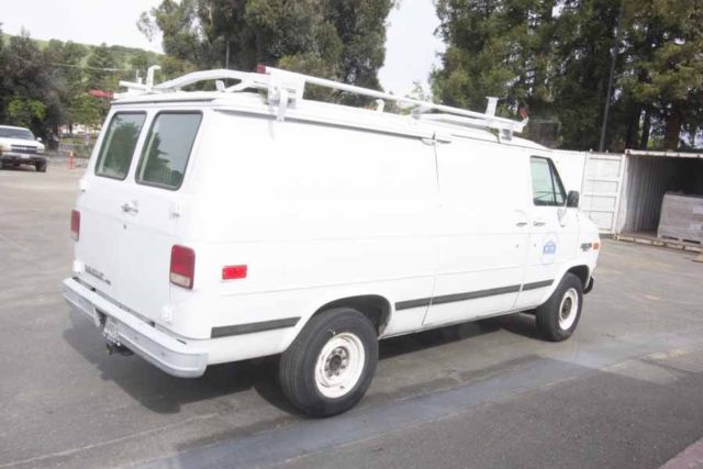 1993 Chevrolet 30 Van white - photo 12