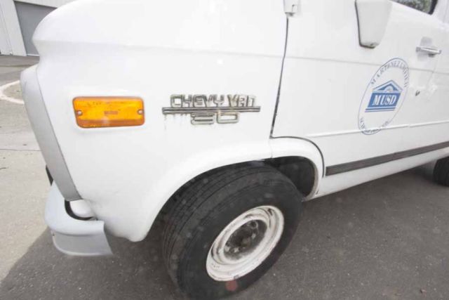 1993 Chevrolet 30 Van white - photo 5