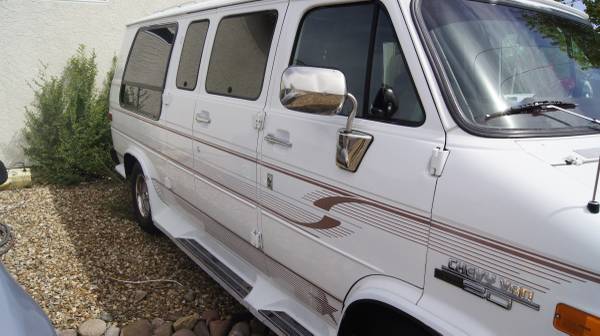 1993 Chevrolet Express Camper Van - photo 2