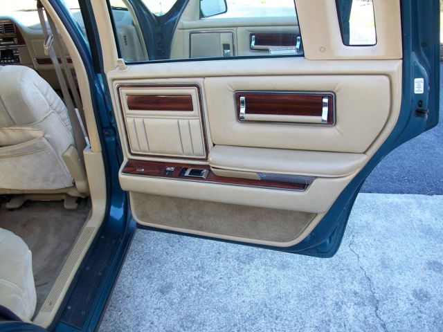 1993 Chrysler Imperial 4dr Sedan - photo 13