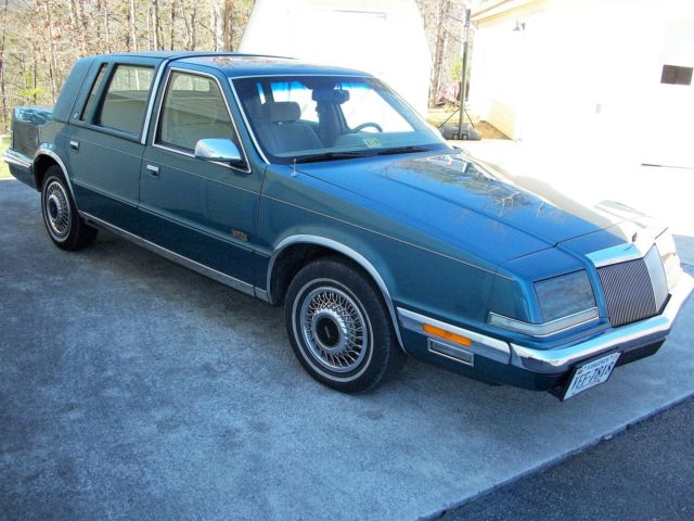 1993 Chrysler Imperial 4dr Sedan - photo 3