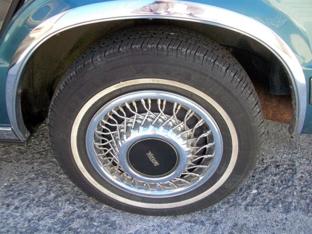 1993 Chrysler Imperial 4dr Sedan - photo 8