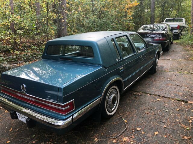 1993 Chrysler Imperial - photo 6