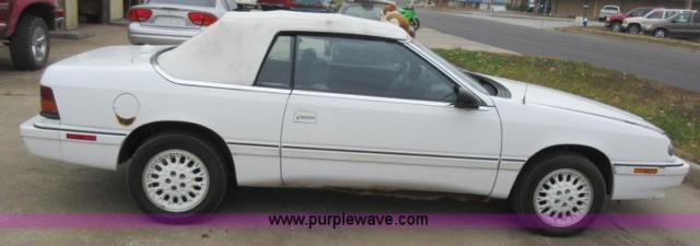 1993 Chrysler LeBaron - photo 3