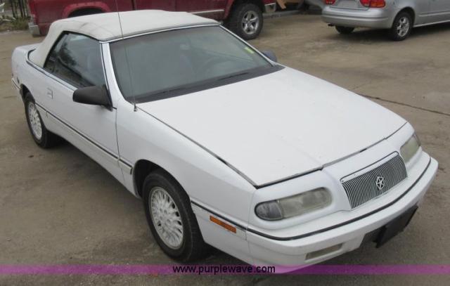 1993 Chrysler LeBaron - photo 4