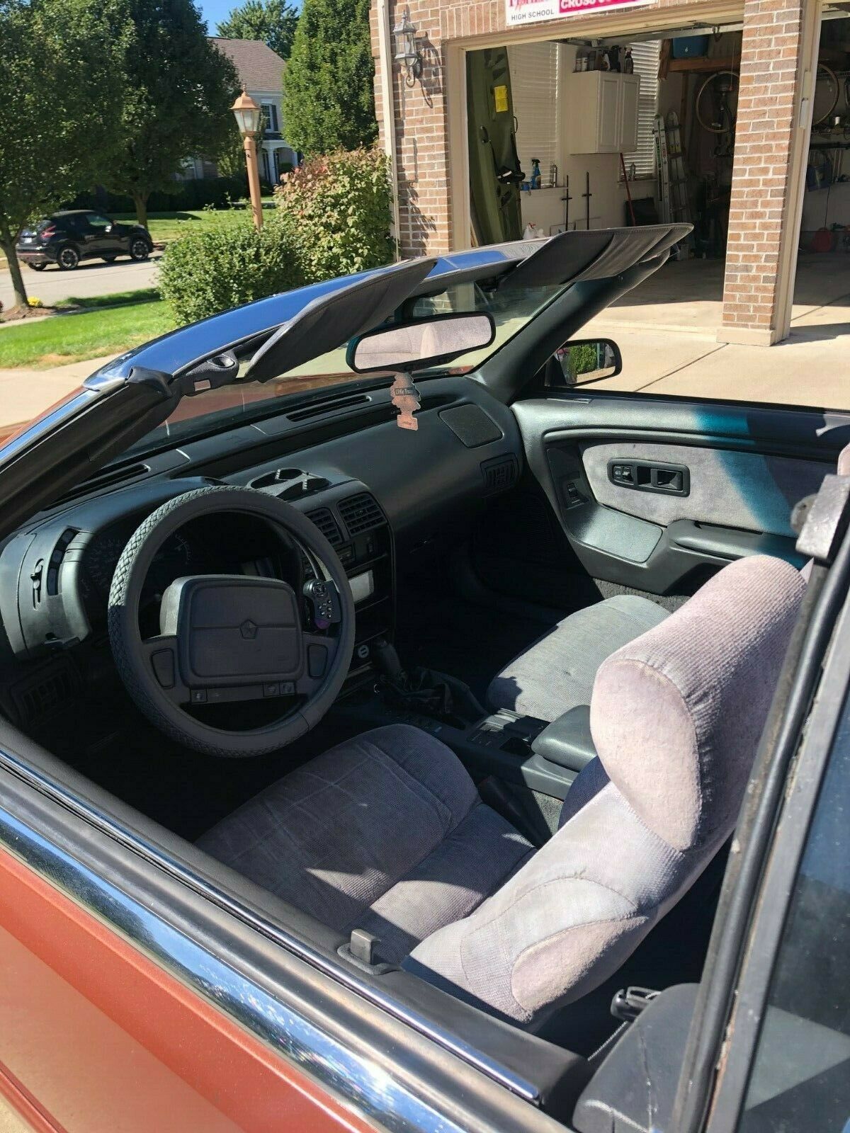1993 Chrysler LeBaron - photo 2