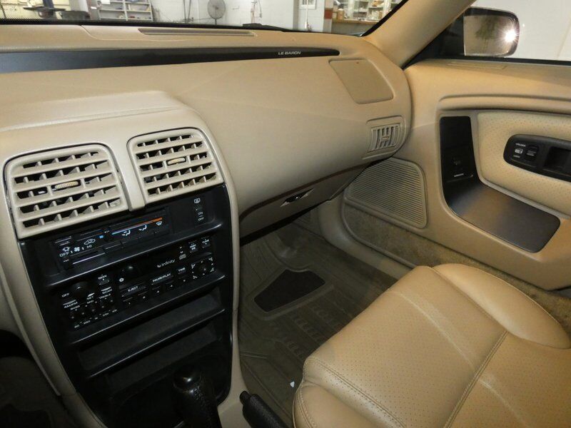 1993 Chrysler LeBaron LX - photo 10