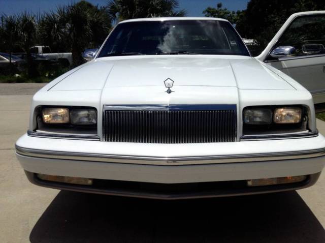 1993 Chrysler New Yorker Fifth Avenue - photo 2