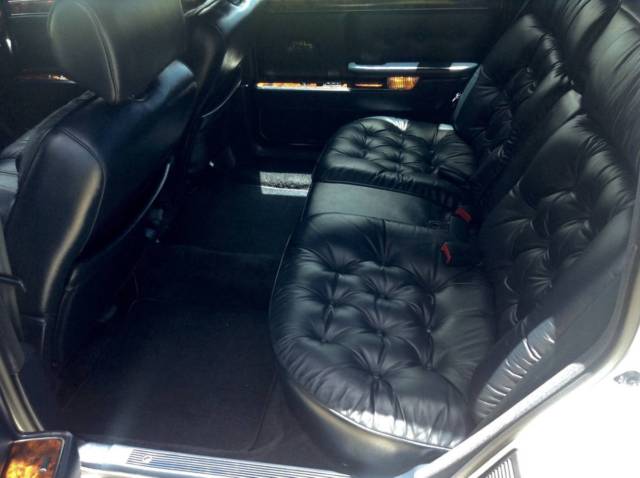 1993 Chrysler New Yorker Fifth Avenue - photo 8