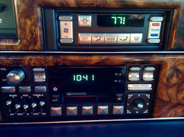 1993 Chrysler New Yorker Fifth Avenue - photo 9