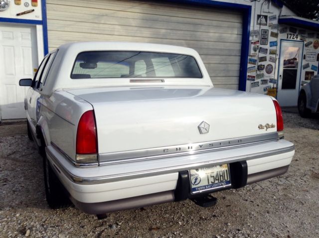 1993 Chrysler New Yorker Fifth Avenue - photo 4